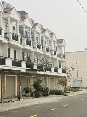 garenhouse từ sơn 4 tầng giá chỉ 3 tỷ xx cực hiếm!