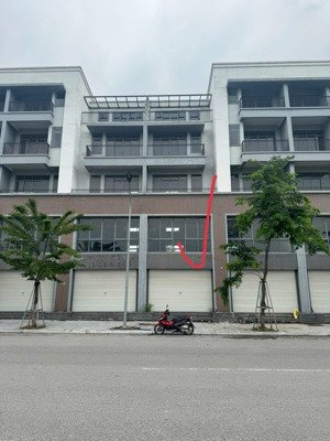shophouse 5tầng kđt tms phúc yên vĩnh phúc trục chính đường 24m.hướng đn.
dt : 90m2.sổ hồng sẵn san