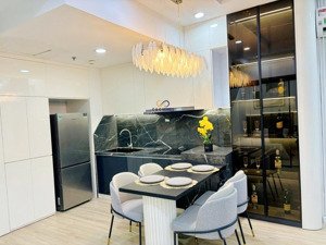 cho thuê 2pn full đồ có slot xe vào luôn nhà đẹp 95m2 giá 14tr/tháng. lh em chiến : 