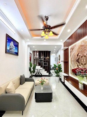 #minh_khai - #hai_bà_trưng - nhà đẹp - diện tích rộng - #thang_máy - 3 gác đỗ cửa - 20m ra #ô_tô -