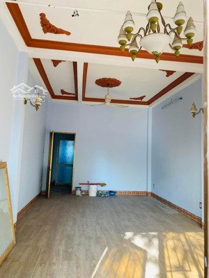 cho thuê nhà mặt tiền nguyên căn - trung tâm biên hòa