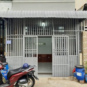 nhà cấp 4 đường thông gần ngã ba ông xã giá 2 tỷ 590 trệu thương lượng