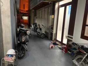 bán nhà ngô gia tự 4 tầng sân cổng chung rộng rãi ngõ nông sát mặt đường