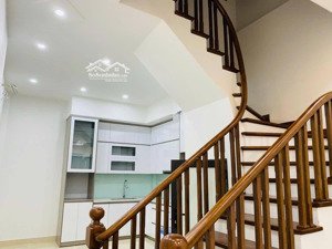 chính chủ cần bán gấp nhà dương văn bé hai bà trưng 35m2, 5 tầng mặt tiền 4m giá 6,8 tỷ