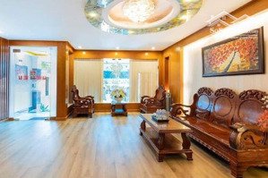 bán khách sạn 3* 7tầng 6x25m.dòng tiền 300tr/th vip nhất tên lửa . chỉ hơn 20tỷ