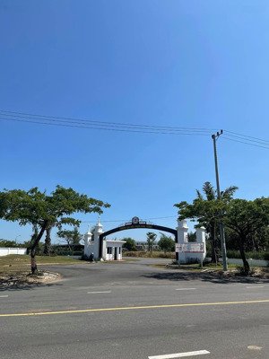 chủ gửi bán lô đất đối diện trường đại học y phan châu trinh