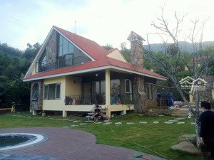 bán khuôn viên nghỉ dưỡng 2600m2 tại thạch thất hà nội