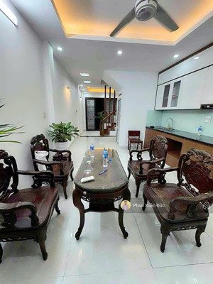 lô góc lê trọng tấn 29m, ngõ to, ba gác đỗ, 4 tầng 2 mặt thoáng, nở hậu, sổ đỏ đẹp