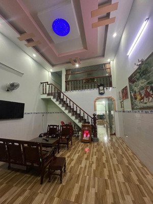 chính chủ bán nhanh nhà gác đúc đường dl16 thông chợ mỹ phước 3. dt 5x30m 3pn, giá 2,25 tỷ