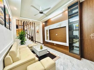 siêu phẩm, nhà mới trần thái tông, tqv, full nội thất, ngõ nông, 2 thoáng, gần 10 trường đại học