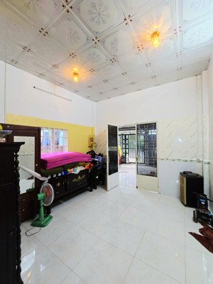 nhà căn góc 2 mặt tiền 225m2, ngang 10m, đường ô tô 7m, gần vinhomes grand park