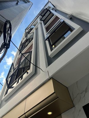 bán nhà lạc long quân rộng 71m2 - 6t thang máy - xây mới - 3 mặt thoáng - 49m ra ô tô - chỉ 11.5 tỷ