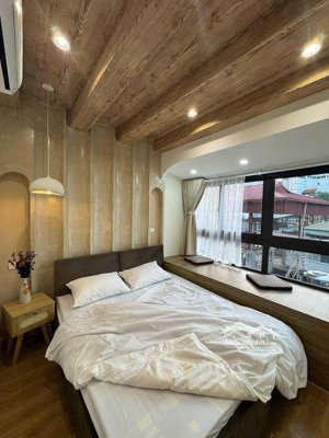 bán căn hộ tập thể đẹp như home stay phố hàng vôi, hk, dtsd 55m2 x 2pn, giá 4.8 tỷ. lh: 