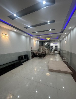 chính chủ cần bán nhà mặt tiền 1 trệt 2 lầu dtsd 300m2 khu triều phát, đường nguyễn tất thành