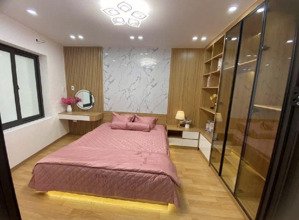 bán nhà phố nguyễn trãi. dt 65m2/4 tầng. ô tô sát nhà. dòng tiền 25tr/1 th. ngõ thông. giá: 9,5 tỷ