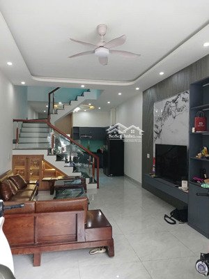 bán nhà 3 tầng full nội thất ngay bến xe trung tâm đà nẵng