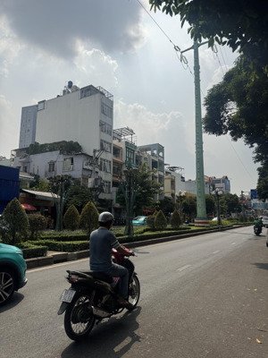 chủ kẹt cần bán gấp nền phố 5x22m mặt tiền phạm hùng kdc đại phúc green villas giá 125tr/m2