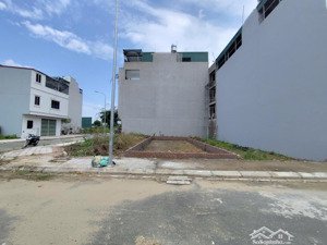 cần ra lô đất dt 5x20-mặt tiền 16m- cách sân bay long thành 5km-sổ sẵn-chỉ 980tr