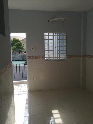 cho thuê nguyên căn nhà tt tân túc. khu vực yên tĩnh, thoáng mát sạch sẽ, an ninh, an toàn