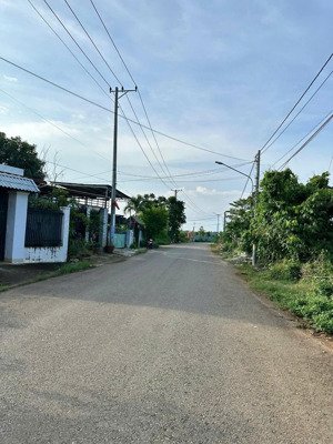 chính chủ gửi bán lô đất mặt tiền đường số 28 hoà long đầu khu dân cư lan anh 7 298m2/1ty670