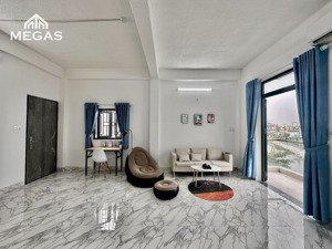 phòng ban công mới xây giá rẻ cho tân sinh viên