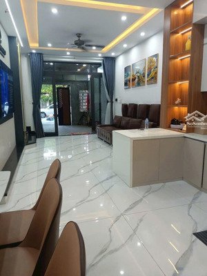cho thuê nhà 3 tầng mới mặt tiền đường bùi thiện ngộ hoà xuân