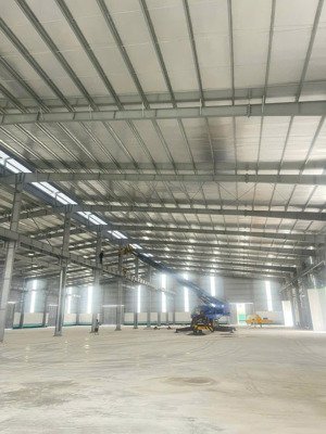 cho thuê kho xưởng 2000, 3000, 5000m2. yên mỹ, hưng yên, xe container vào tận kho, lh 