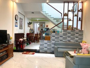 bán nhà 3 tầng đẹp kiên cố mặt tiền đường võ như hưng, gần cầu trần thị lý, trường đại học kinh tế