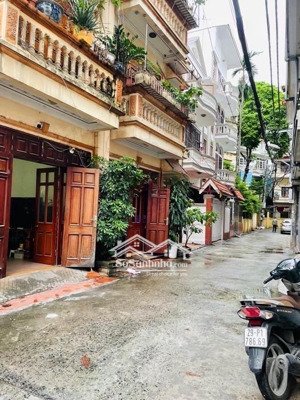 bán nhà phân lô ngõ ô tô tránh, 65m2 tại hoàng quốc việt, nghĩa đô, cầu giấy, 18,8 tỷ