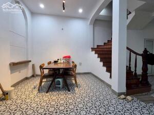 Cho thuê nhà riêng Trương Công Giai, Cầu Giấy 40m x 3T, 4 ngủ giá 13tr, ở gia đình, nhóm