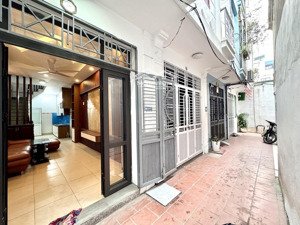 bán nhà riêng lĩnh nam, hoàng mai, 21/25m2 , dân xây, 4.8 tỷ, gần ô tô, phố sầm uất.