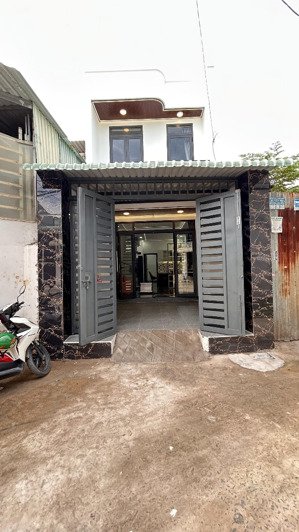 cần bán nhà đẹp 1 lầu 3 pn 3 wc tx 51, chợ đường
p.thới an.tp.hcm
dt 4 x14,5m thổ cư 58m