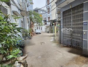 người quen gửi bán nhà phố lĩnh nam diện tích 38.5m2 4 tầng ở luôn giá tốt. 