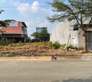 bán 2 lô liền kề 10x 26m=260m2 nằm cách ubnd xã phạm văn hai 700m