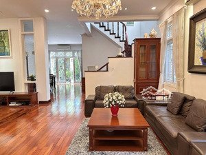 biệt thự 5 phòng ngủ cho thuê tại ciputra gần trường unis