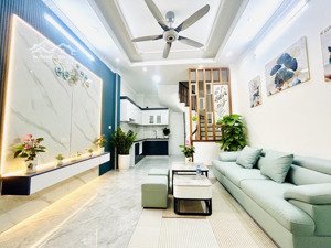 bán nhà riêng 5 tầng tại đường dương văn bé, hai bà trưng, dt 33m2 ngõ nông sát oto, giá 6.9 tỷ