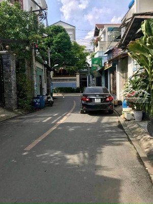 nhà 1t2l hẻm thông xe hơi đường 147, phước long b, quận 9, dt 70m/8.8tỷ thương lượng.