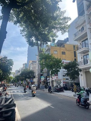 tòa nhà 277b cách mạng tháng 8. tòa nhà cực lớn