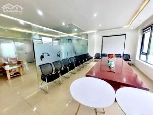 Cho thuê sàn văn phòng 80m2 giá chỉ 8tr tại Vinhomes Marina