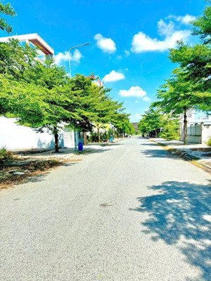 sở hữu ngay lô đất 80m2 tại tên lửa 2 để cảm nhận không gian sống yên bình nhưng không quá xa tp