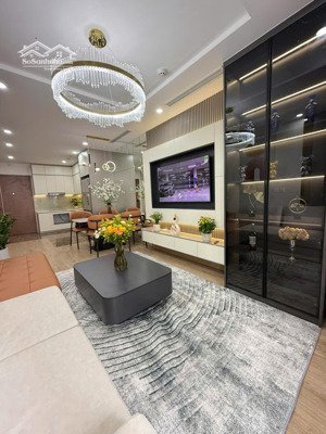 chính chủ gửi bán căn 74m2 2pn 2vs +full nội thất sổ đỏ giá 7.1 tỷ tại ha noi center point