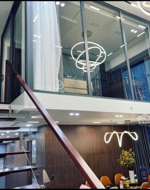 chính chủ gửi bán căn 3 phòng ngủ sửa đẹp tại pentstudio, giá thu nét 9 tỷ, phù hợp gia đình ở