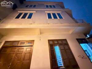 Bán nhà phố Kim Mã 66m2 mặt tiền 5m nhà 3 mặt thoáng 3 tầng đẹp giá chỉ 12 tỷ