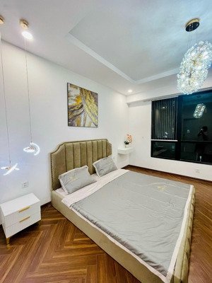 cho thuê 95m2 times city - 14 triệu, 2pn, 2wc đẹp xuất sắc - có slot xe ô tô tầng trung, hướng nam