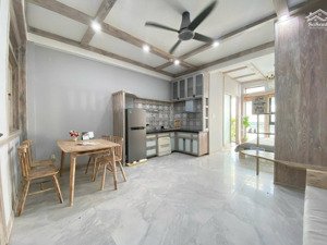 căn hộ thiết kế sang trọng full trang thiết bị nằm ngay trung tâm quận 2