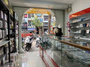 nguyên căn mặt tiền đường 3/2. nhà 7 tầng (thang máy)