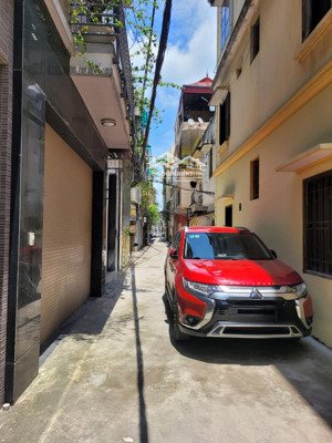 bán nhà trần phú 36m2x4t dân xây phân lô ô tô vào nhà gần trục chính, tiện ích bạt ngàn hơn 9tỷ