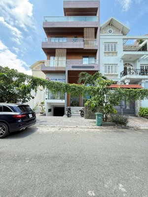 bán góc 2mt kinh doanh đường nguyễn hoàng, an phú, q2. dt 7,5 x 20m (145m2) - 4 tầng - giá 40 tỷ