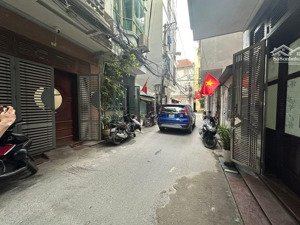 nhà đẹp ô tô đỗ cửa, ngõ rộng, nhà dân xây chắc chắn, cách siêu thị 3 phút đi bộ