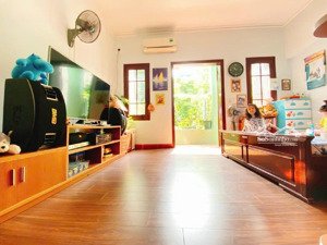 mỗ lao 76m2 x 4t, giá 10.7 tỷ gần phố